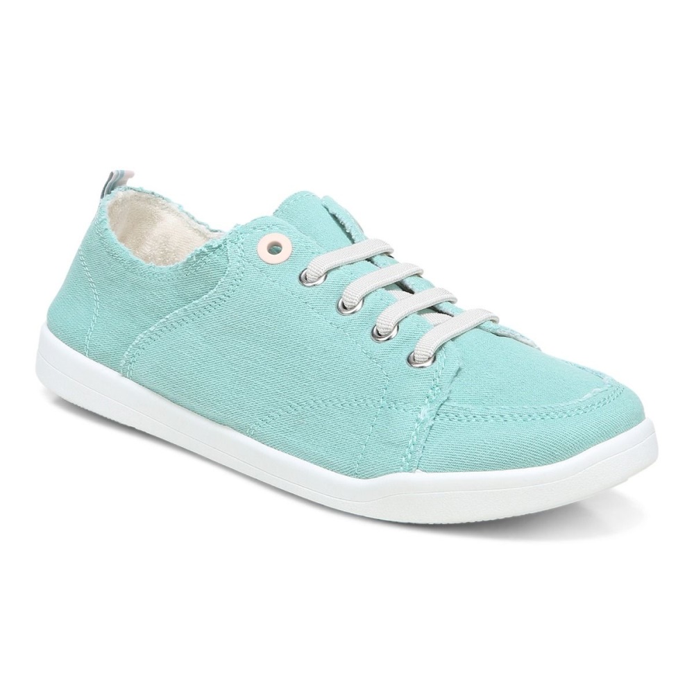 Beach Pismo Casual Sneaker: Canvas Wasabi Canvas Vionic