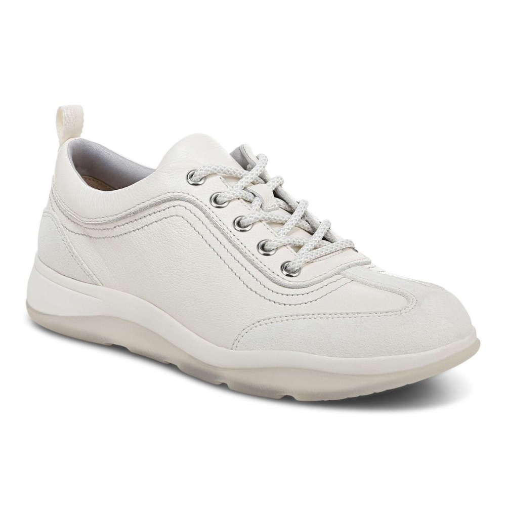 Nyla Trainer Marshmallow Vionic